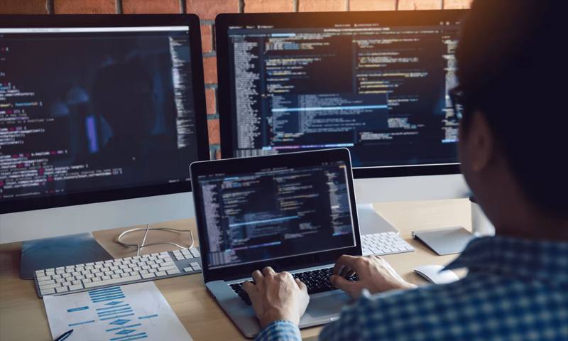 数据科学选型:R与Python如何赋能余江县网站建设?